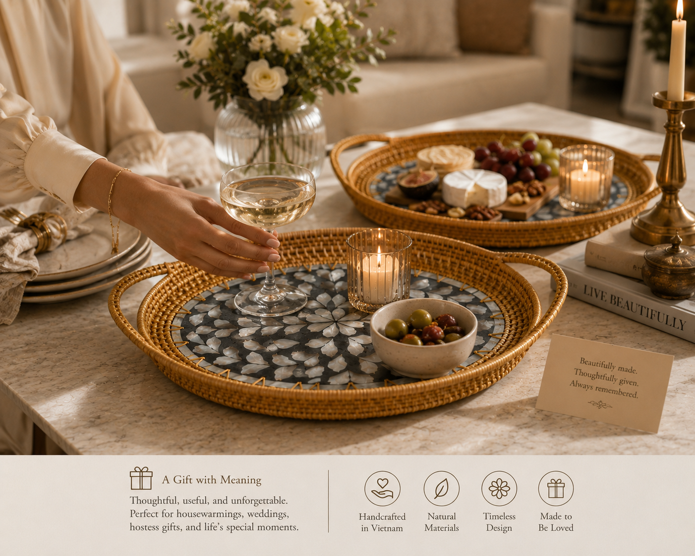 Les plateaux en rotin Nacre (lot de 3 ovales)